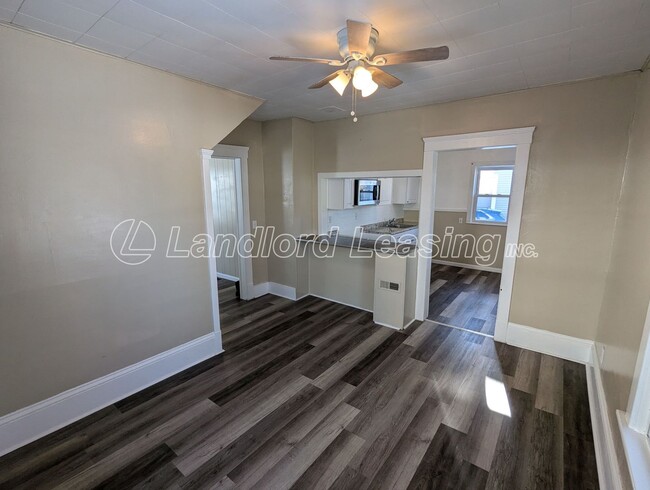 Building Photo - Updated 2-Bedroom Home with Garage and Enc...