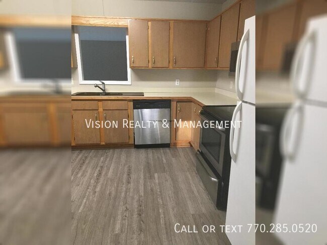 Building Photo - 3BR/2BA Duplex Home