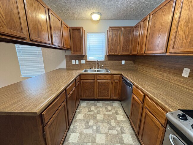 Building Photo - Beautiful Home in College Park!