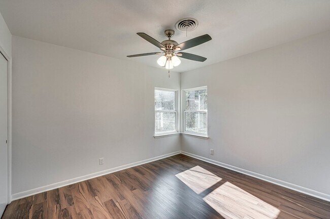 Building Photo - 3561 Westfield Ave