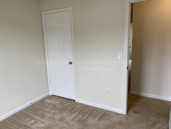Building Photo - 2909 Broyhill Ct