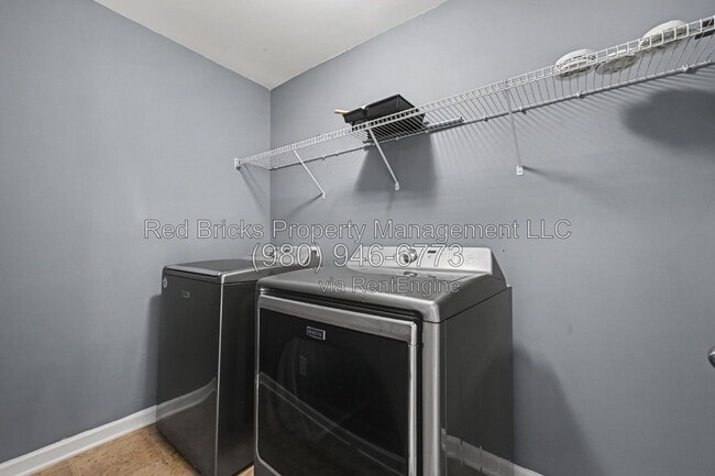 Building Photo - 2714 Aldergrove Rd