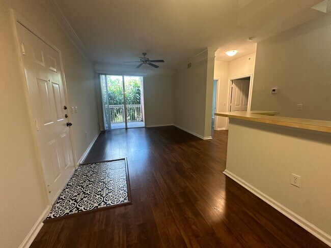 Building Photo - Second Floor 1/1 in Gated Palm Beach Gardens Community