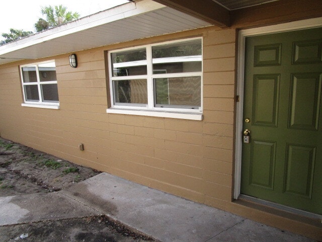 Building Photo - 1221 Essex Rd