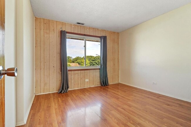 Building Photo - 5625 Ct Leona