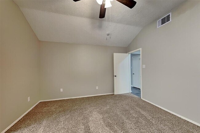 Building Photo - 19011 Keyturn Ln