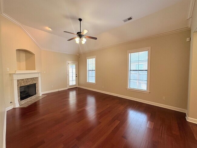 Building Photo - 1457 Lagrange Crest Rd