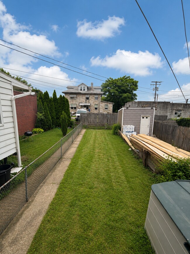 Building Photo - 104 Willow Spring Rd
