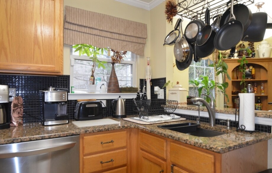 Building Photo - 328 Enclave Ln