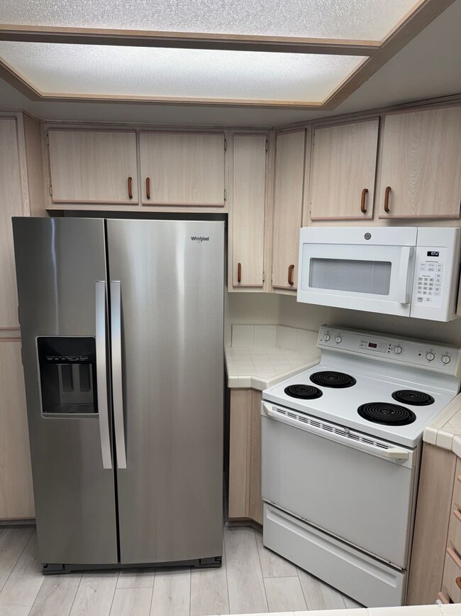 Building Photo - 1 bedroom 1 ba in Mission Valley, Availabl...