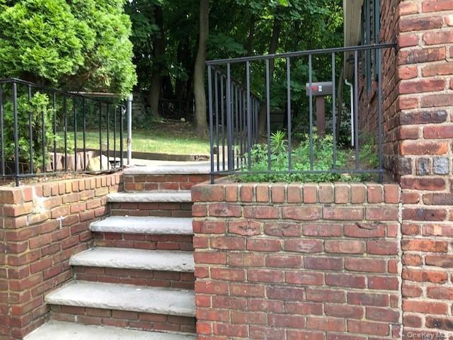 Building Photo - 49 Congers Rd