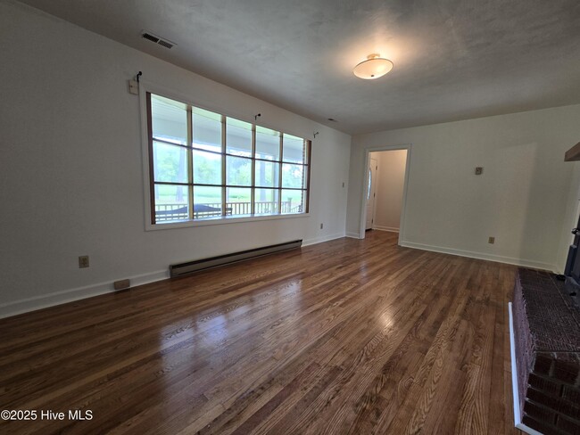 Building Photo - 849 NC-561