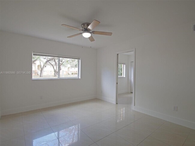 Building Photo - 3680 N 56th Ave