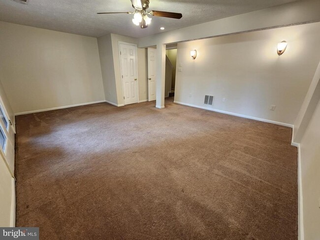 Building Photo - 2532 Log Mill Ct