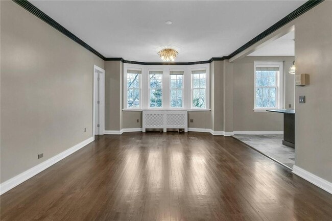Building Photo - 26 East Pkwy