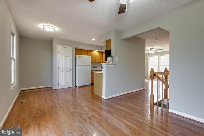 Building Photo - 7943 Brightmeadow Ct