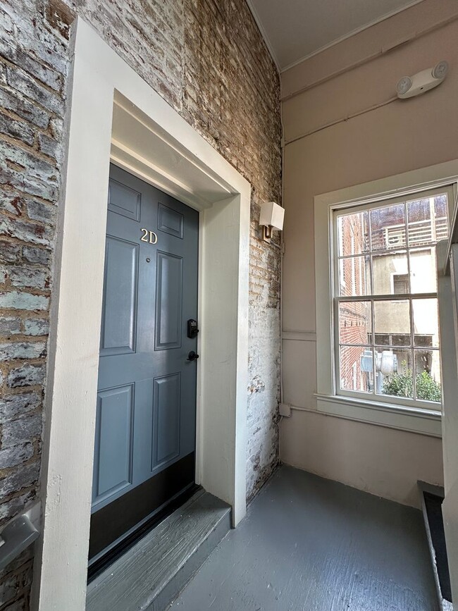 Building Photo - 202 Hanover St