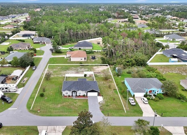 Building Photo - 10648 SW 38th Ave