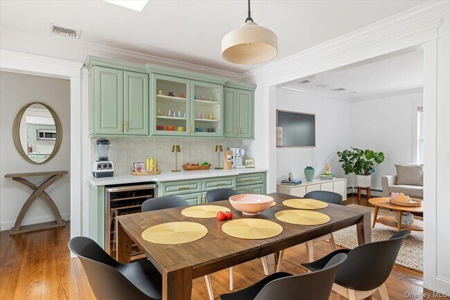 Building Photo - 13 Colonial Ln