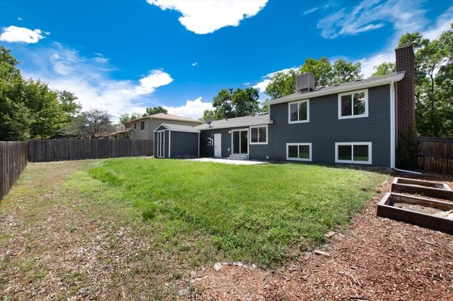 Building Photo - 2608 S Cimarron St