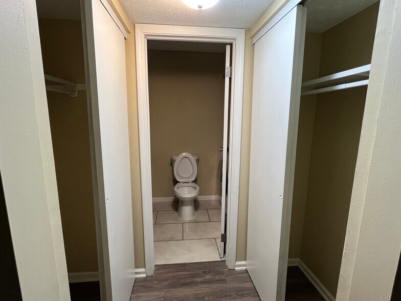 Building Photo - 1440 Slade Ave