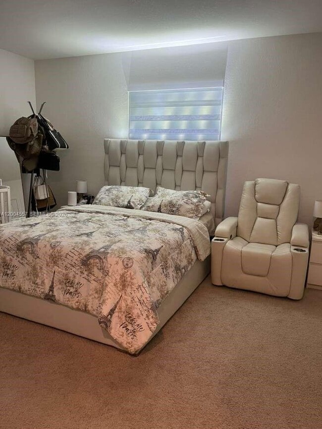 Building Photo - 1431 NE 3rd Ave