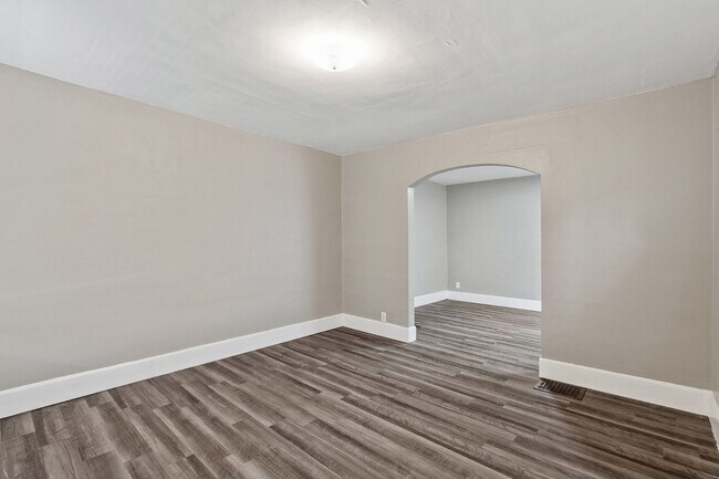 Building Photo - Cute 1 bed 1 bath. SECTION 8 Accepted
