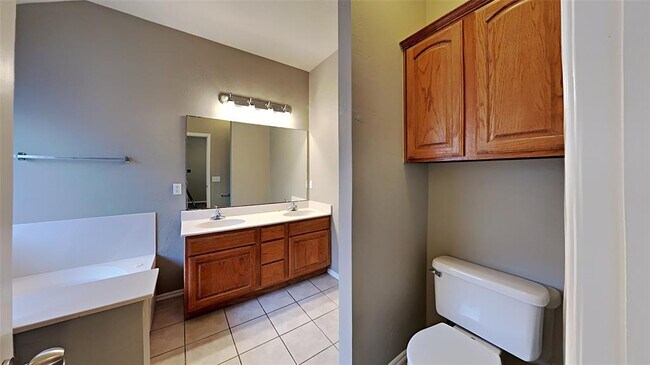 Building Photo - 2025 NW 176th Terrace