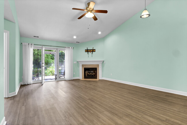 Building Photo - 2827 Springfield Dr