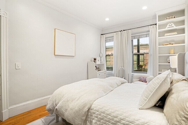 Building Photo - 110 Union Pk St