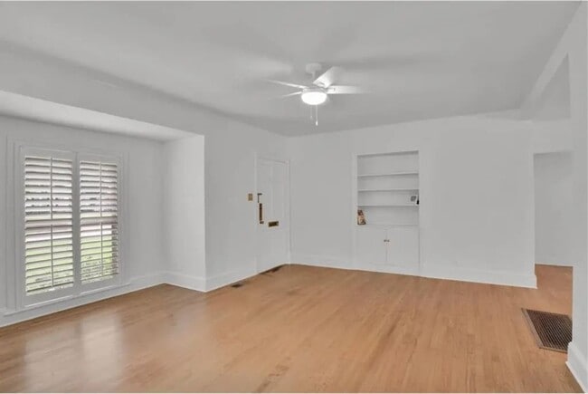 Building Photo - Albany Avenue