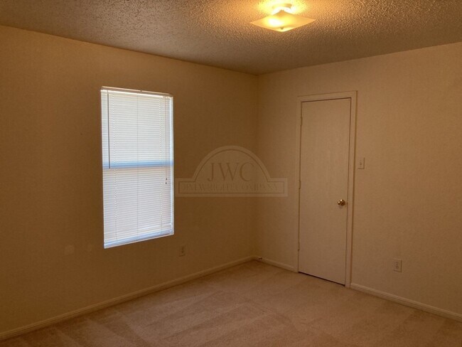 Building Photo - 4307 Windcrest Dr