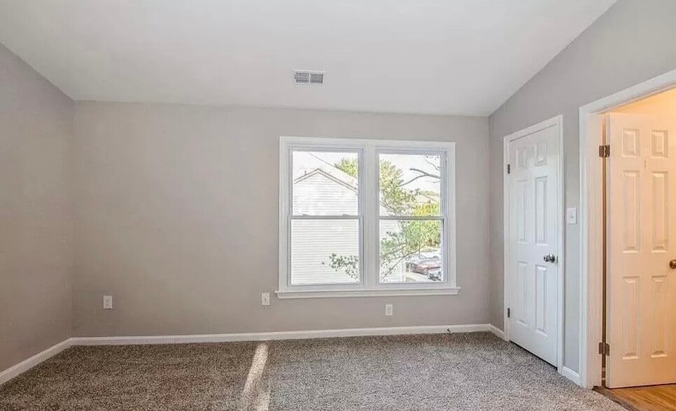 Building Photo - 15501 Empress Way