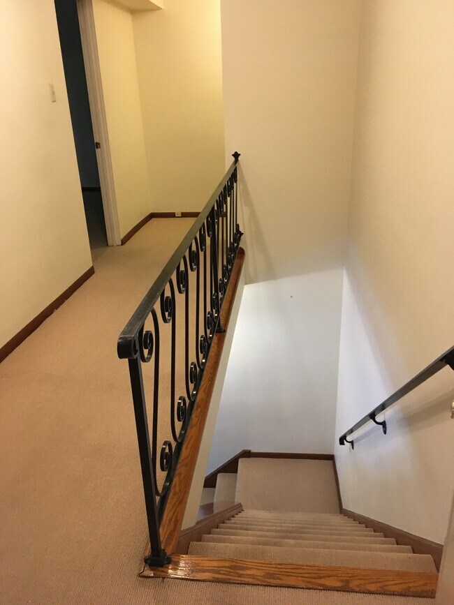 Building Photo - 5708 Walnut St