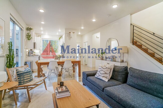 Building Photo - Modern Living in the Heart of Richmond, Just Blocks from Division Street This Home will not last ...