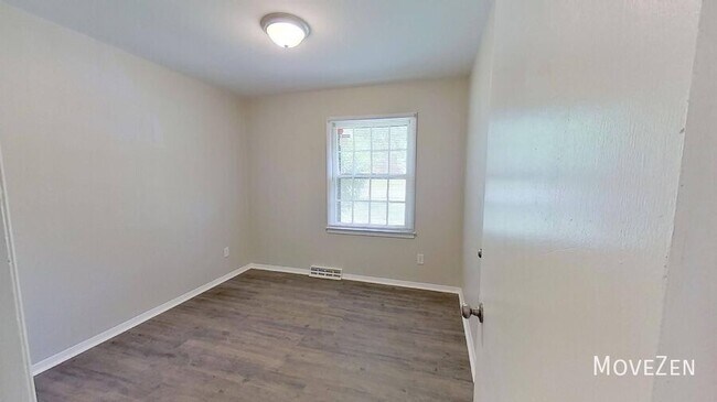 Building Photo - 4201 Carlyle Dr