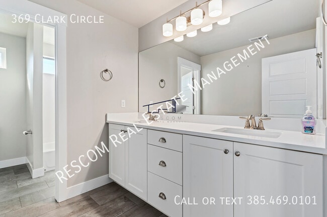 Building Photo - 369 Clark Cir