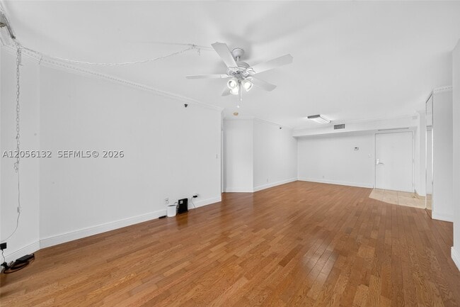 Building Photo - 3600 Mystic Pointe Dr