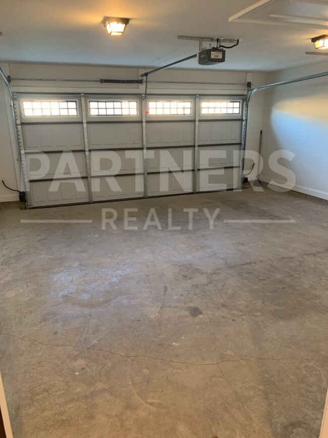 Building Photo - 5812 Blevins Cir