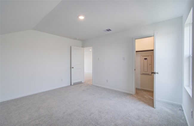 Building Photo - 26514 Foxtail Fern Dr