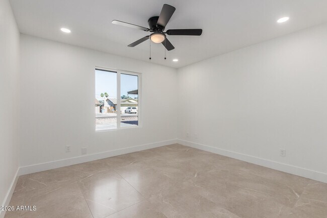 Building Photo - 1103 E Palmcroft Dr