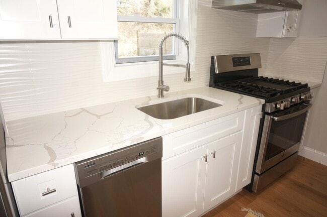 Building Photo - 301 Concord Rd