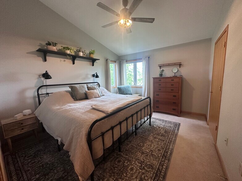 Building Photo - 442 Meadowridge Cir