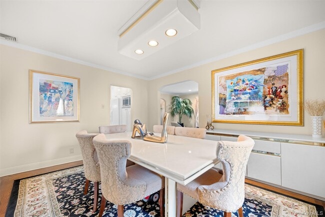 Building Photo - 23 Parkside Dr