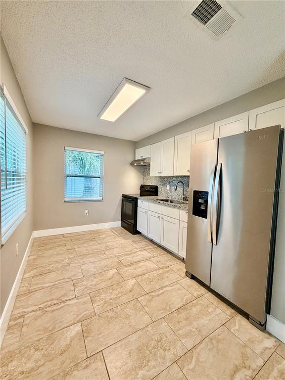 Building Photo - 7132 Oakwood Dr