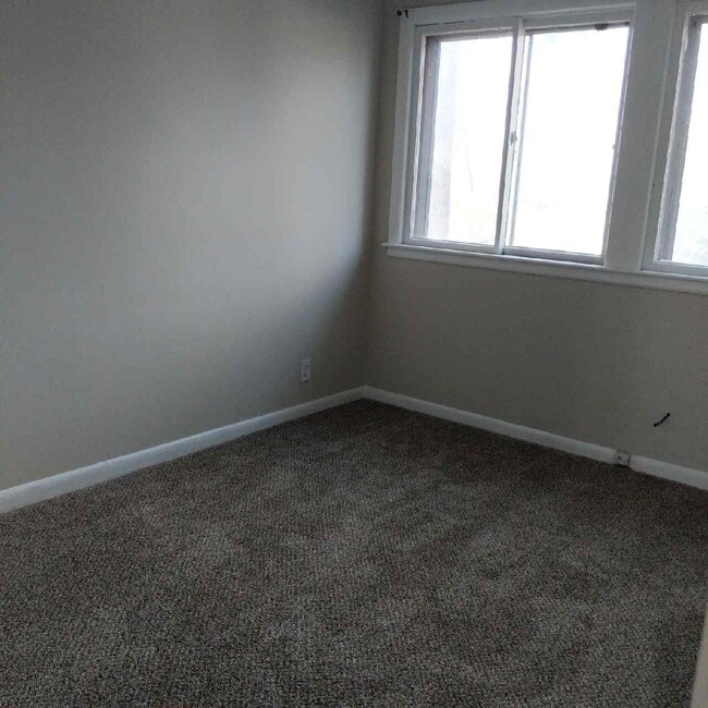 Building Photo - 1709 D Ville Dr