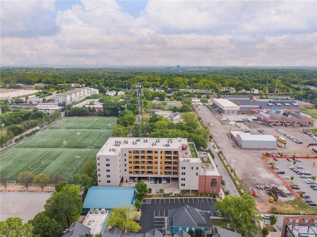 Building Photo - 112 Rogers St NE