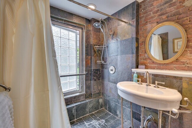 Building Photo - 24 Bradford St