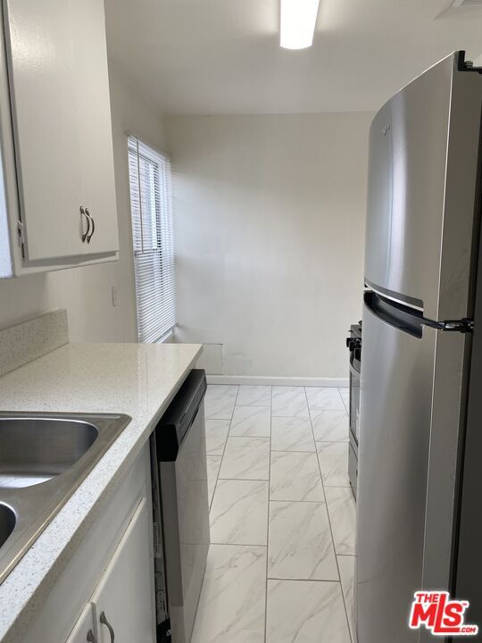 Building Photo - 10438 Santa Monica Blvd