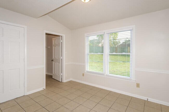 Building Photo - 7293 Schilling Cove E